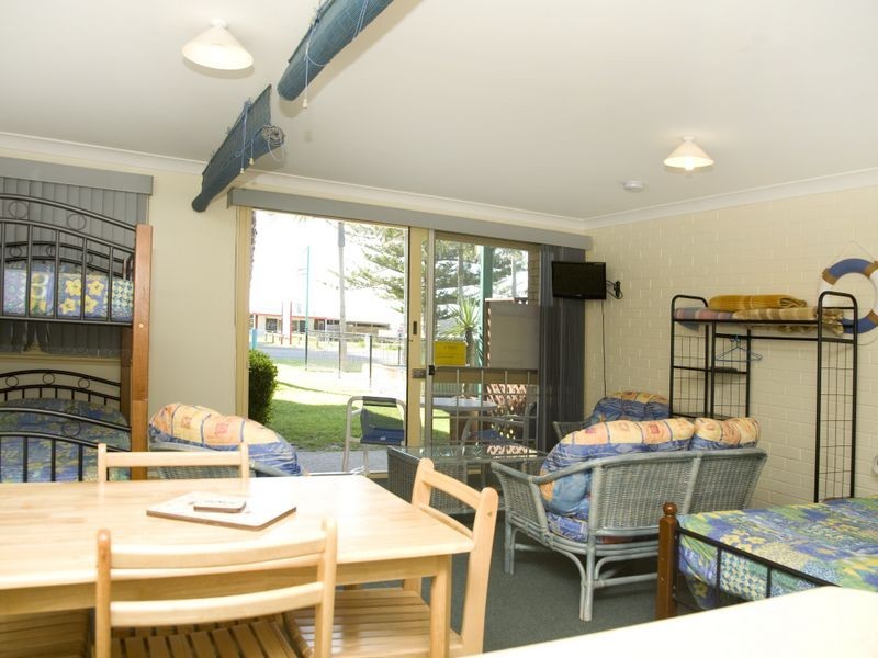 4/91 Main Road, Manning Point NSW 2430