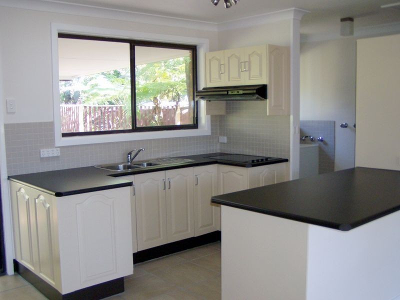 12 Drury Close, Old Bar NSW 2430