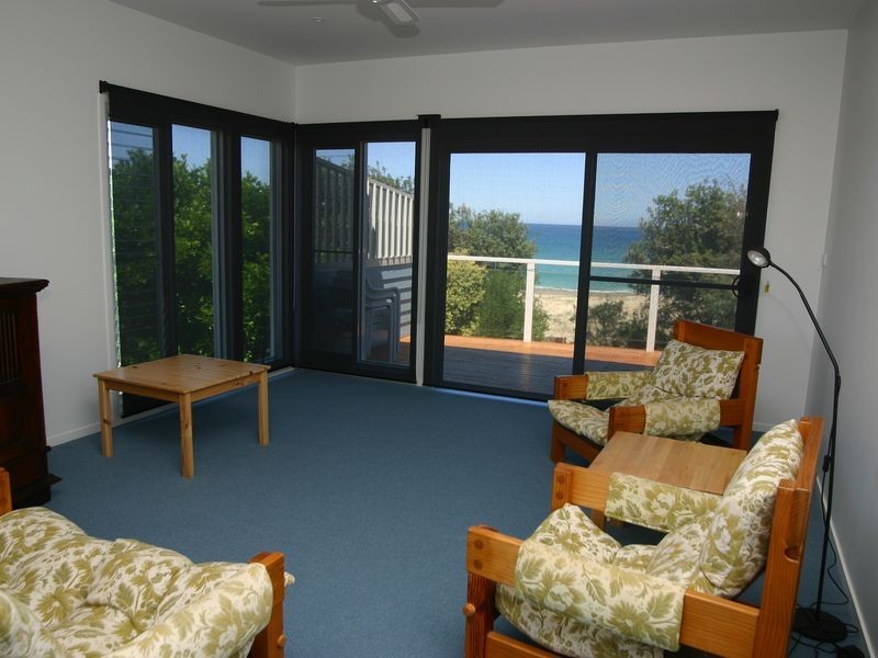 10 Lewis Street, Old Bar NSW 2430