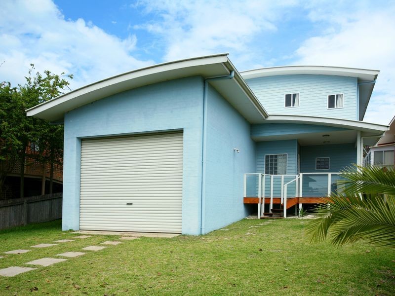 10 Lewis Street, Old Bar NSW 2430