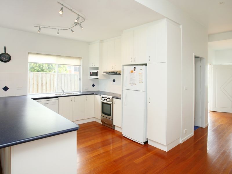 10 Lewis Street, Old Bar NSW 2430
