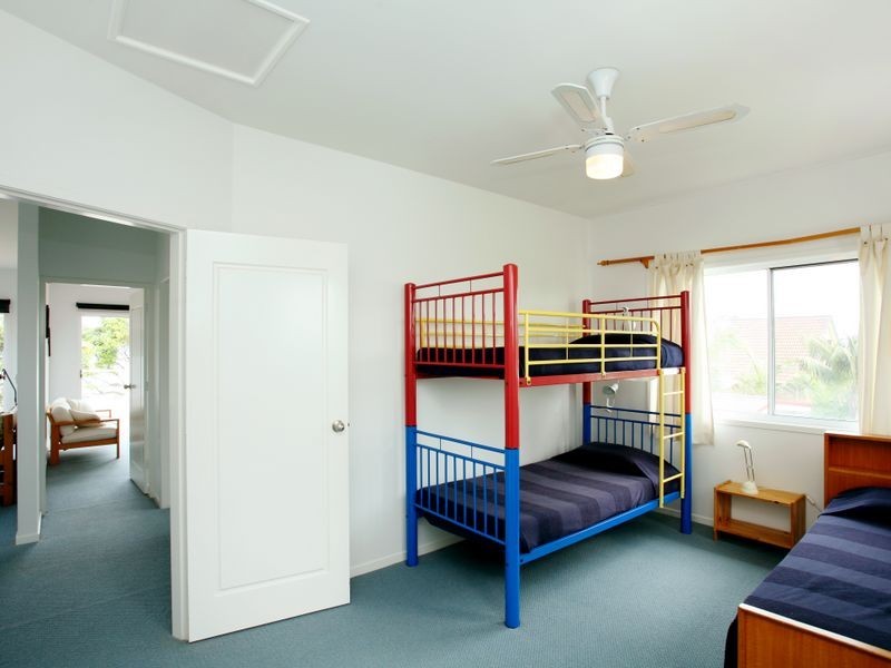 10 Lewis Street, Old Bar NSW 2430