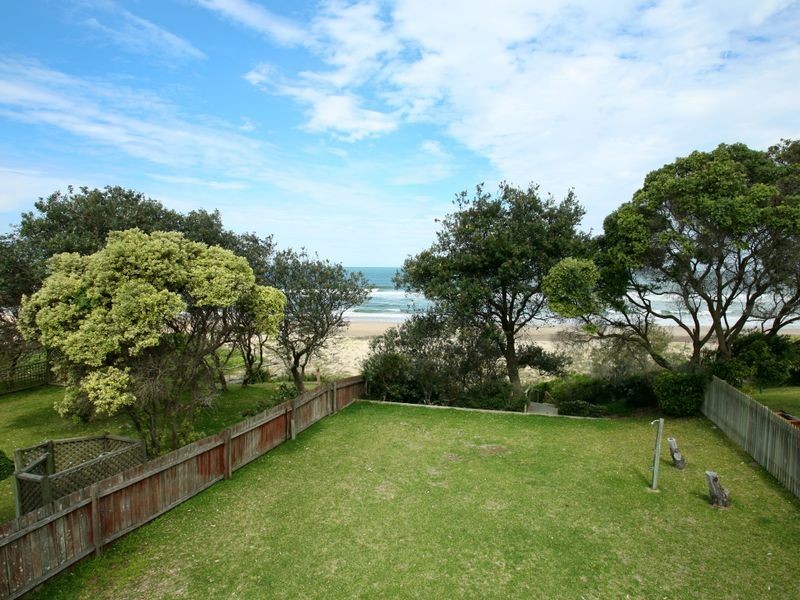 10 Lewis Street, Old Bar NSW 2430