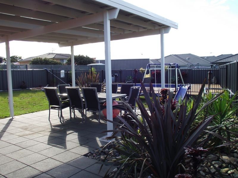 38 Ivy Crescent, Old Bar NSW 2430