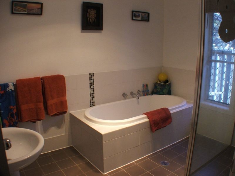 38 Ivy Crescent, Old Bar NSW 2430