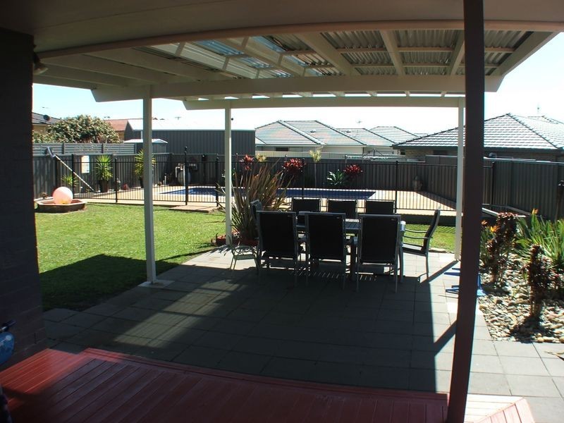 38 Ivy Crescent, Old Bar NSW 2430