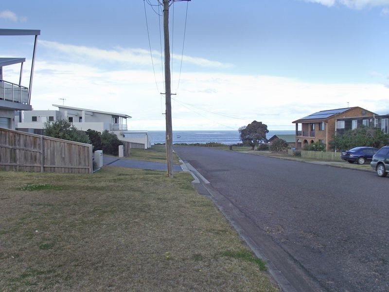 8 Ocean Drive, Wallabi Point NSW 2430