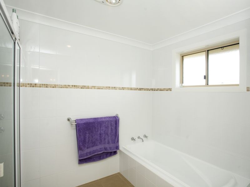 4 Curlew Place, Old Bar NSW 2430