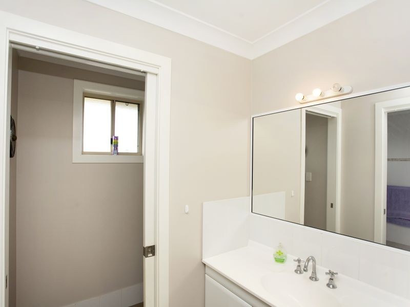 4 Curlew Place, Old Bar NSW 2430