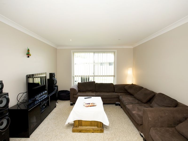 4 Curlew Place, Old Bar NSW 2430