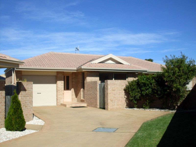 2/6 Ivy Crescent, Old Bar NSW 2430