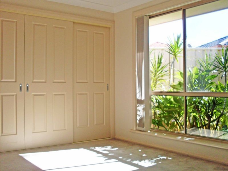 2/6 Ivy Crescent, Old Bar NSW 2430