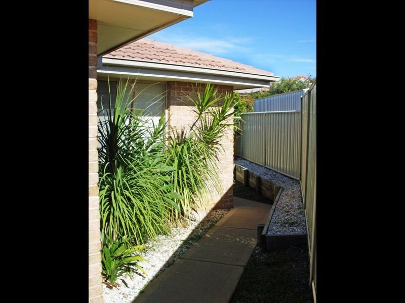 2/6 Ivy Crescent, Old Bar NSW 2430