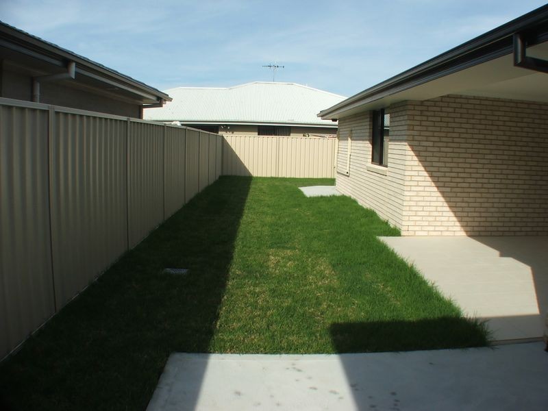 34 Albatross Way, Old Bar NSW 2430