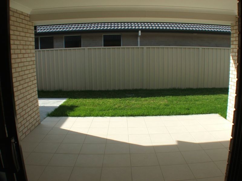 34 Albatross Way, Old Bar NSW 2430