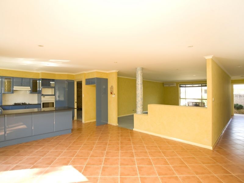 2/24 Wyden Street, Old Bar NSW 2430