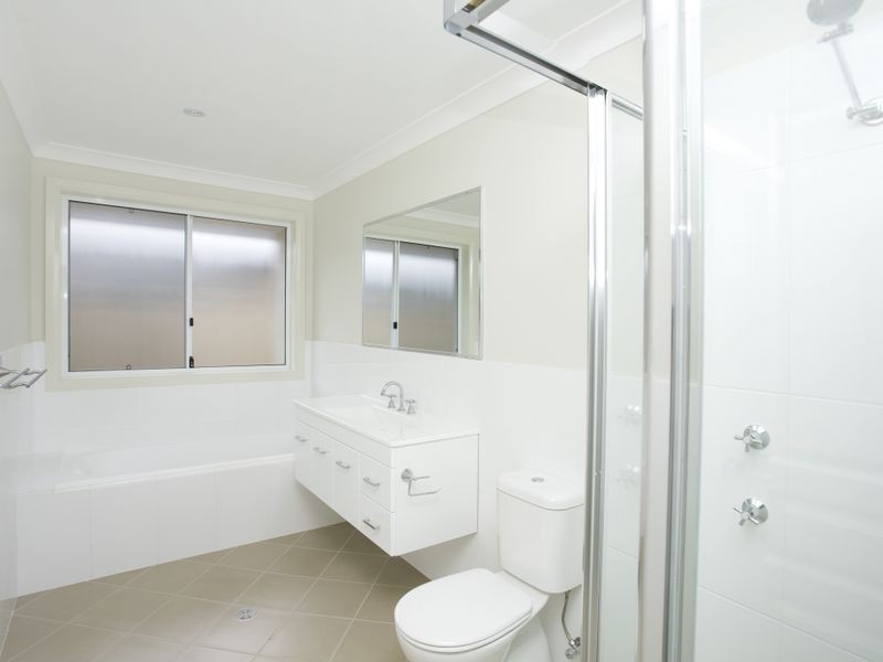 32 Albatross Way, Old Bar NSW 2430