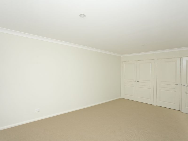 32 Albatross Way, Old Bar NSW 2430