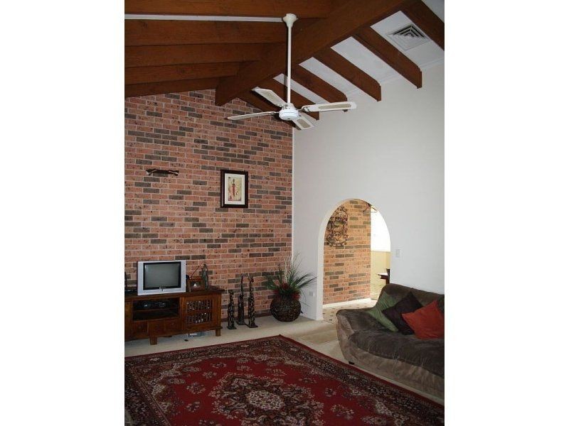 23 Farleigh Street, Old Bar NSW 2430