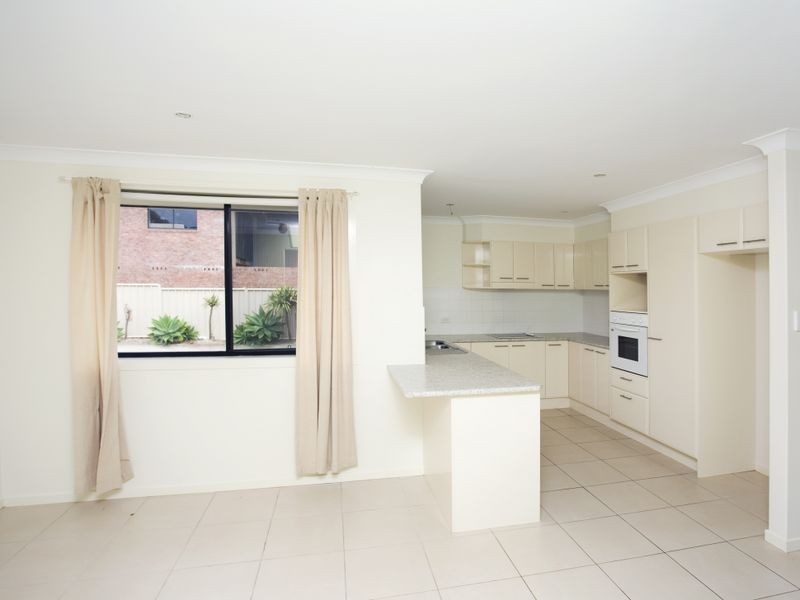 2/11 Banyula Drive, Old Bar NSW 2430