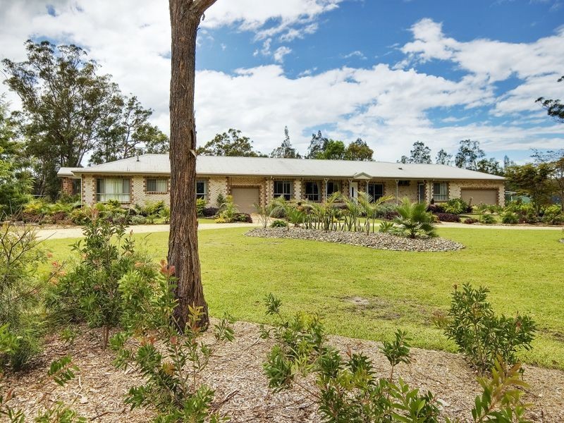 4 Hina Close, Old Bar NSW 2430