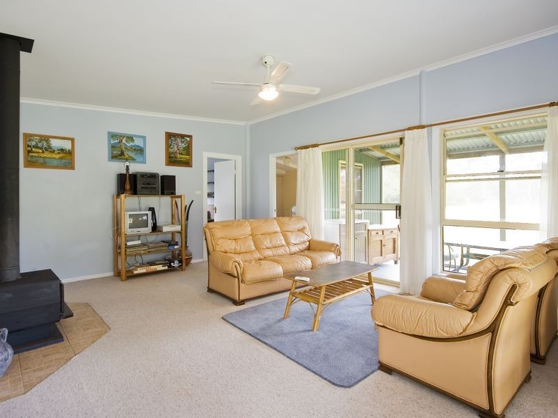 4 Hina Close, Old Bar NSW 2430
