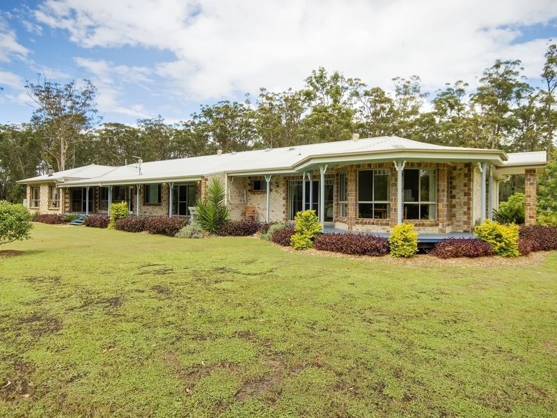 4 Hina Close, Old Bar NSW 2430