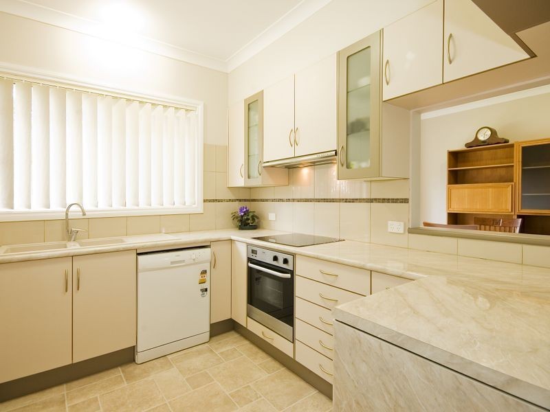 4 Hina Close, Old Bar NSW 2430