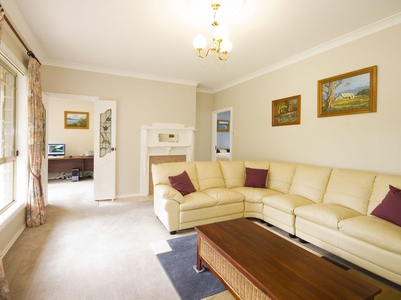 4 Hina Close, Old Bar NSW 2430