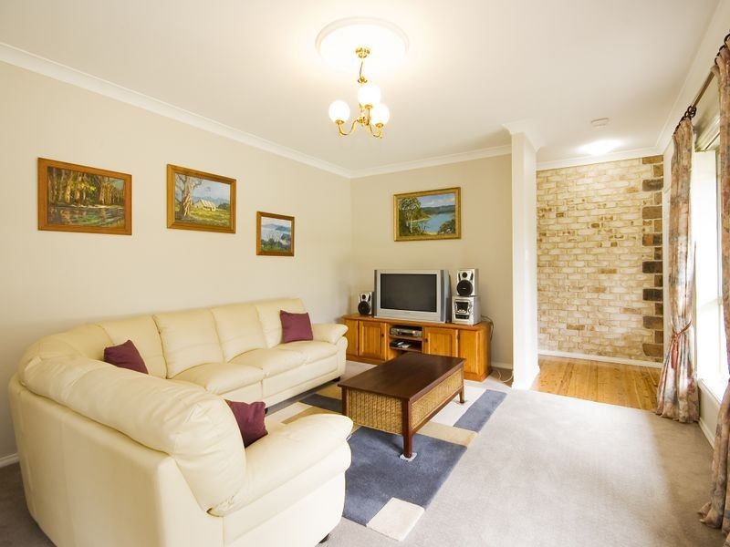 4 Hina Close, Old Bar NSW 2430