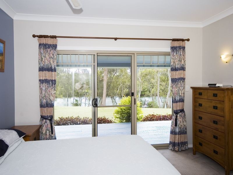 4 Hina Close, Old Bar NSW 2430