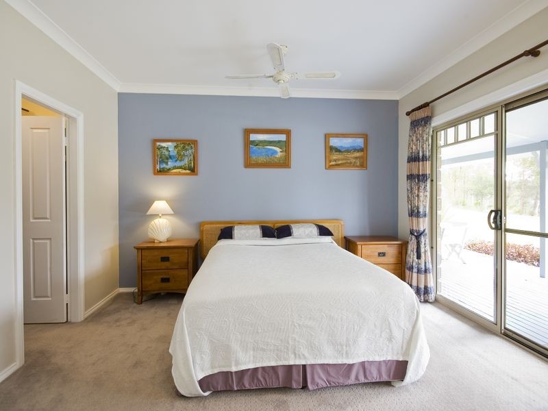 4 Hina Close, Old Bar NSW 2430