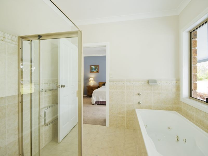 4 Hina Close, Old Bar NSW 2430