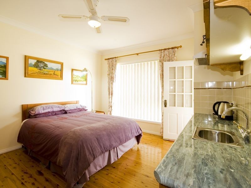 4 Hina Close, Old Bar NSW 2430