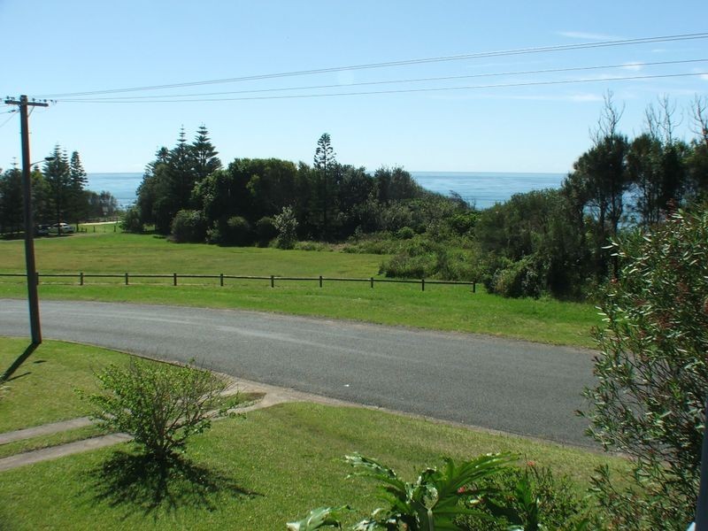 19 Ungala Road, Old Bar NSW 2430