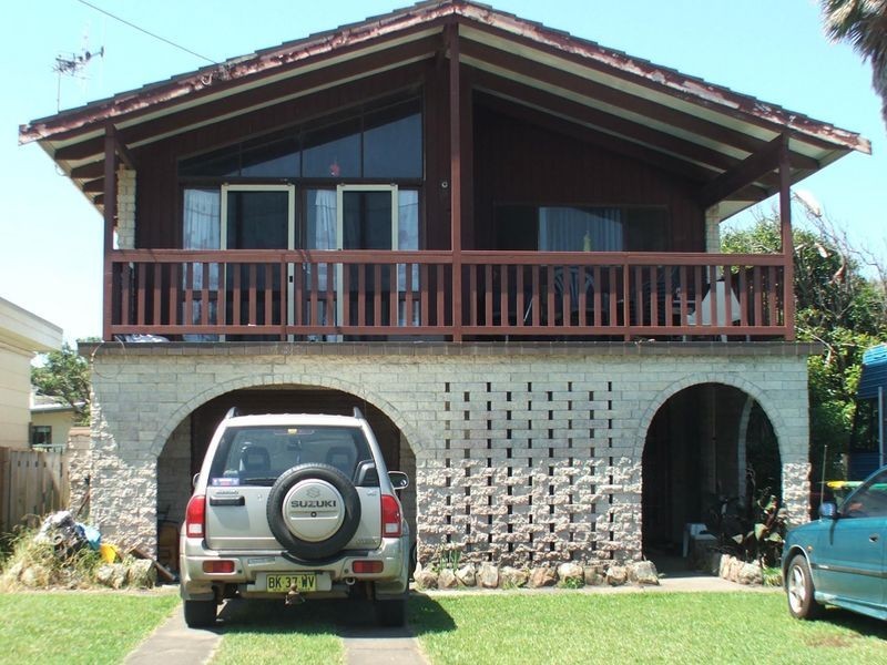 1 Kolang Street, Old Bar NSW 2430