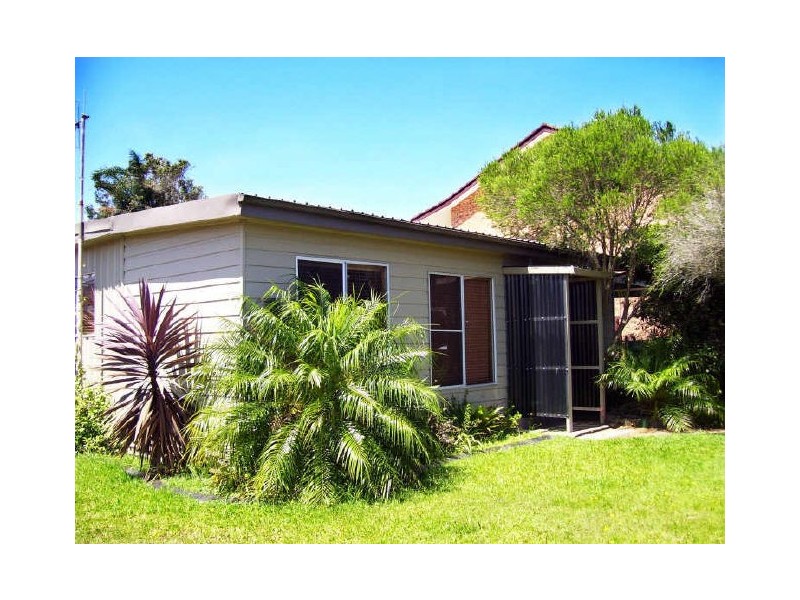 15 Tirriki Street, Old Bar NSW 2430