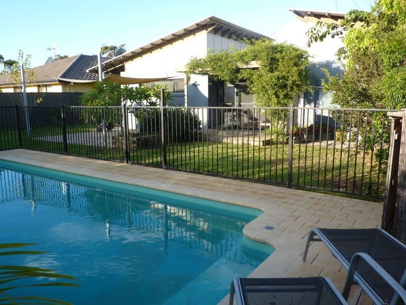 4 Bluehaven Drive, Old Bar NSW 2430