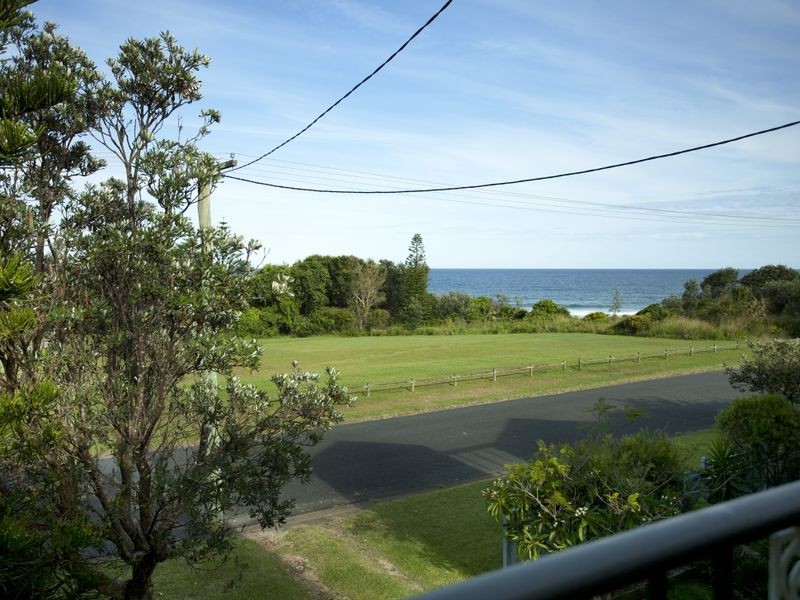 11 Ungala Road, Old Bar NSW 2430
