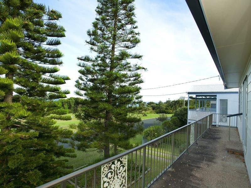 11 Ungala Road, Old Bar NSW 2430
