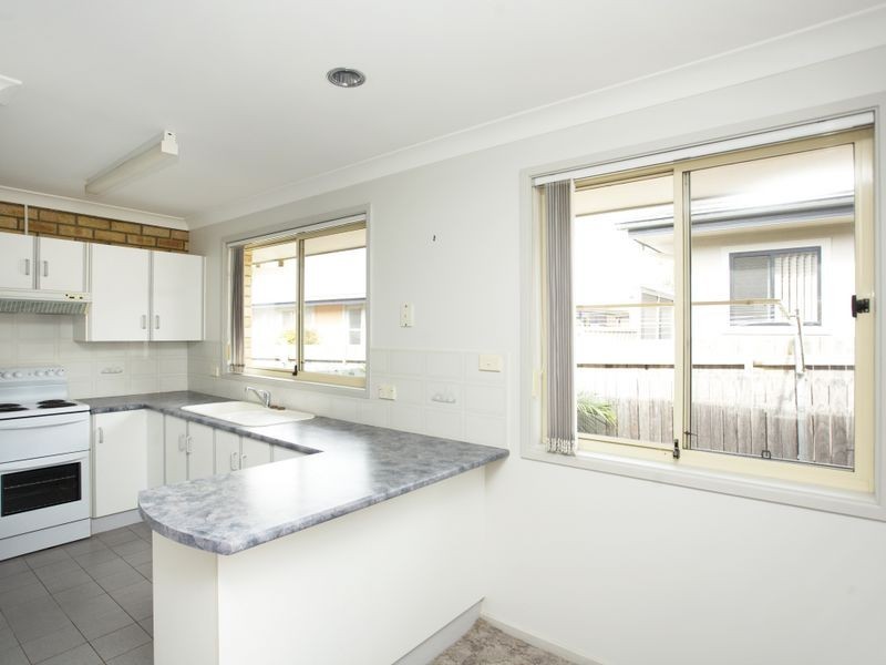 2/13 Connell Street, Old Bar NSW 2430