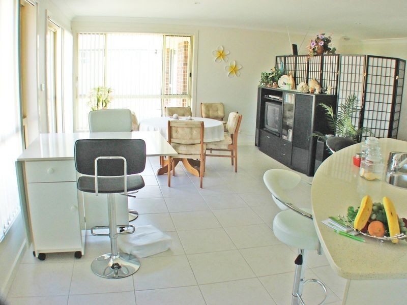 6 Flagtail Avenue, Old Bar NSW 2430