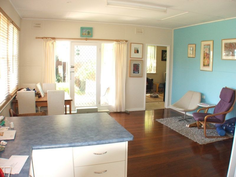 10 Tirriki Street, Old Bar NSW 2430