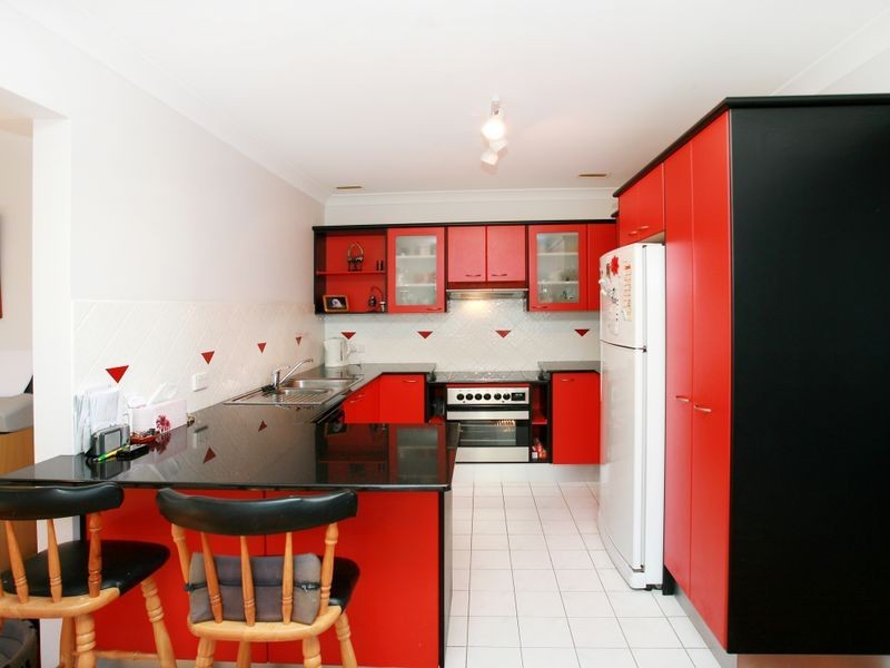 17 Pacific Parade, Old Bar NSW 2430