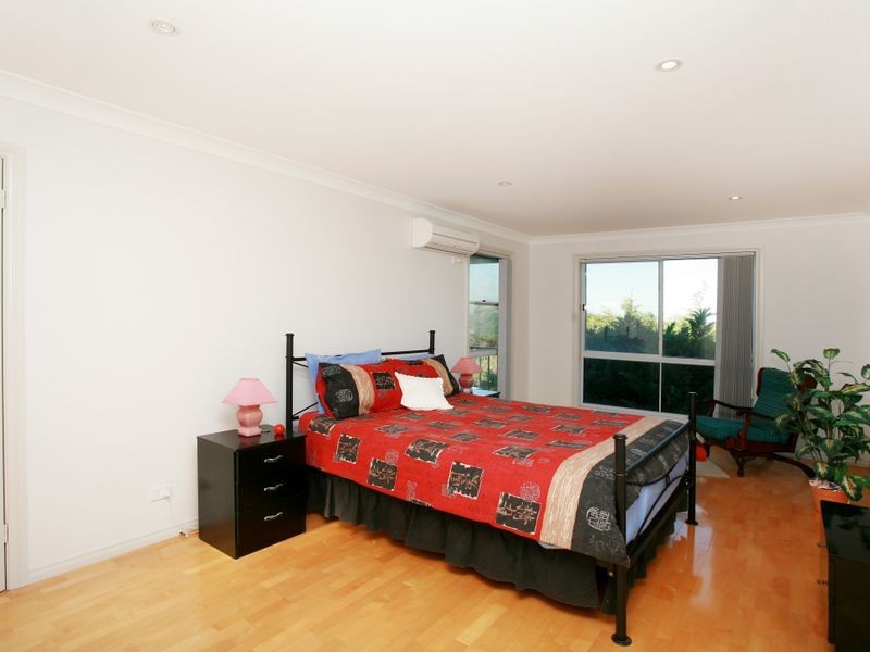 17 Pacific Parade, Old Bar NSW 2430