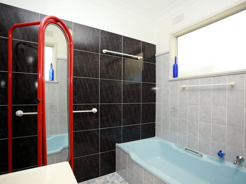 17 Pacific Parade, Old Bar NSW 2430