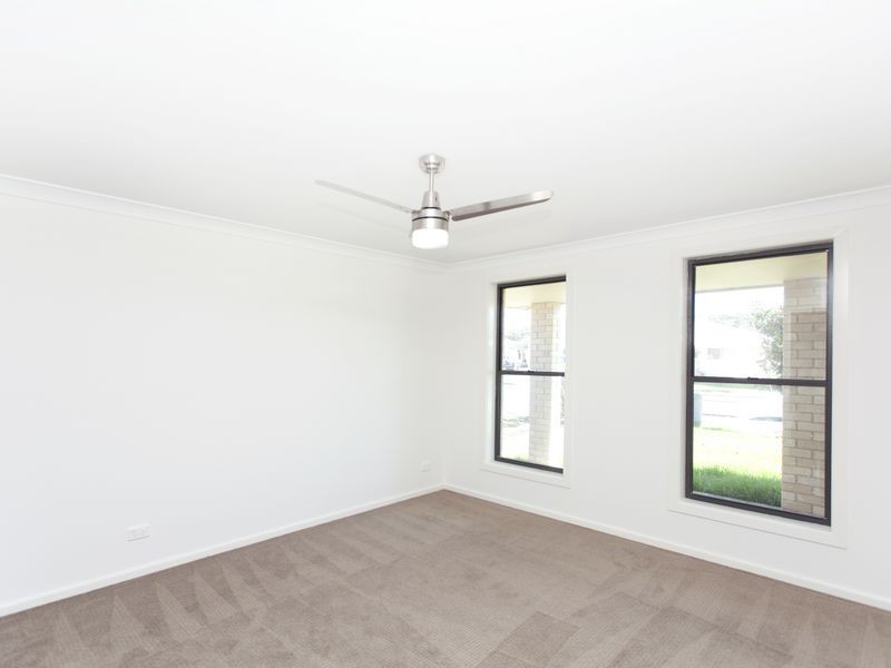 3 Bluehaven Drive, Old Bar NSW 2430