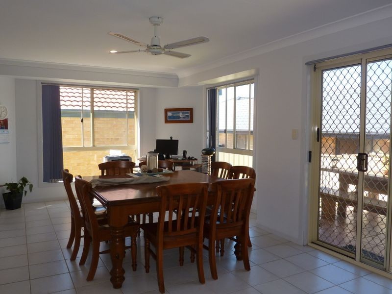 2/10 Mistral Place, Old Bar NSW 2430
