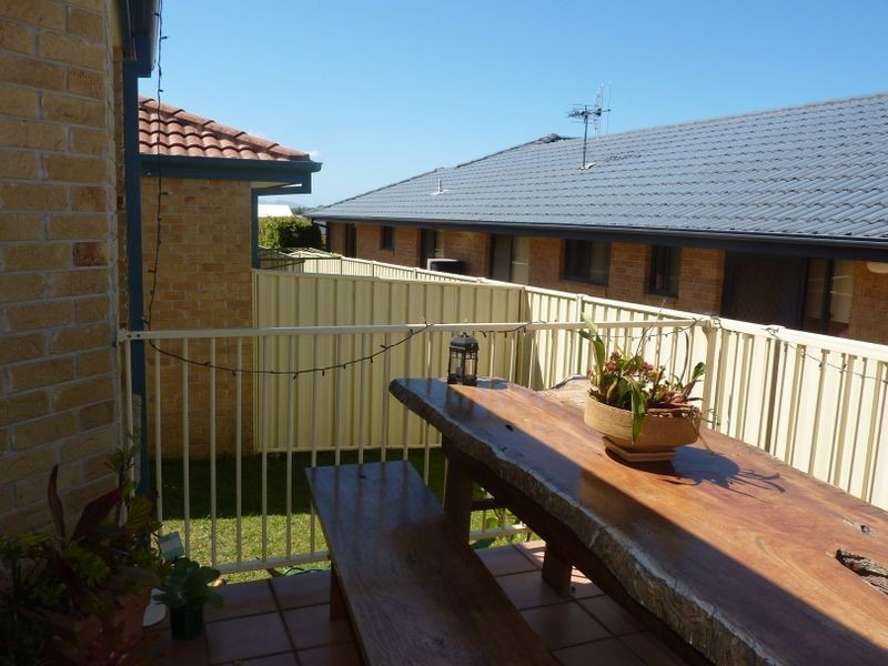 2/10 Mistral Place, Old Bar NSW 2430