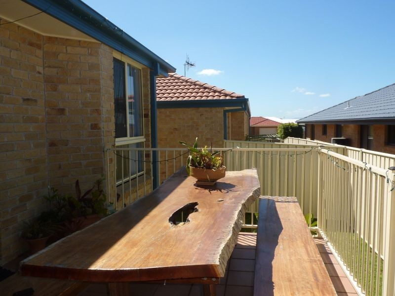 2/10 Mistral Place, Old Bar NSW 2430